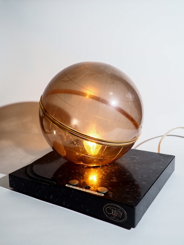 1988 Touch-sensitive globe lamp