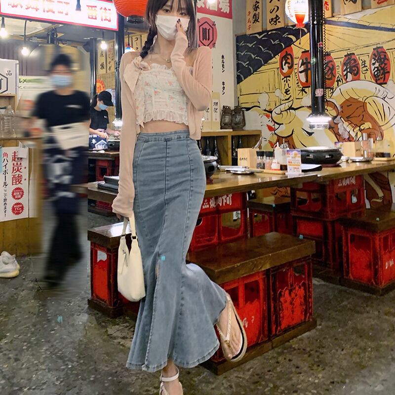 【着用レビュー】スカート レディース フレアスカート デニムスカート マーメイドスカート ロング丈 スリム Aライン マーメイド ハイウエスト デニム フレア スリム タイト 細身 スリットポケット ハイウエスト かわいい 大人可愛い シンプル カジュアル おしゃれ エレガント かっこいい クール ストリート セクシー こなれ感 おとな 存在感 ガーリー 女っぽ 無地 デート お出かけ 女子会 ショッピング S M L ブラック ブルー 10代 20代 30代 韓国 着回し 普段使い モテ 送料無料