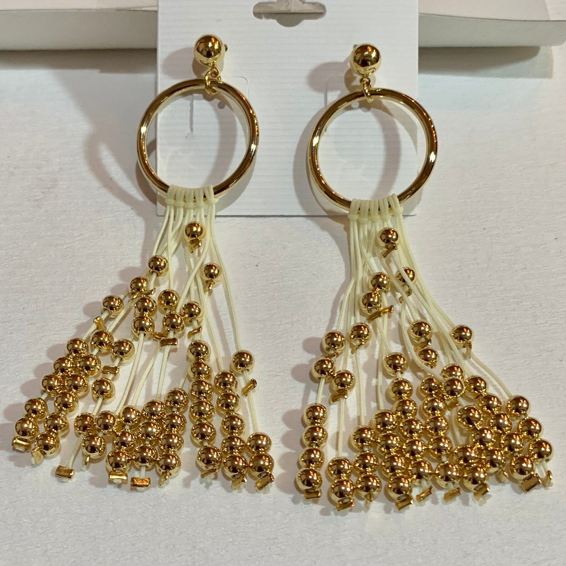 ビーズタッセルピアス