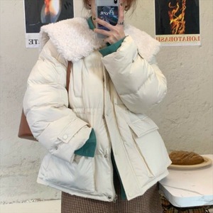 【送料無料】 ダウンジャケット  無地  カジュアル系  大人可愛い  シンプルデザイン  長袖  ポケット  ファー  襟  レディースファッション  かわいい   韓国  20代・30代  厚手生地  冬  お出かけ  ファスナー・ジッパー  こなれ感  おしゃれ