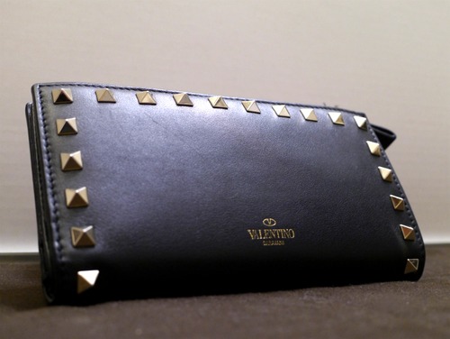 レア8万◆VALENTINO GARAVANI ヴァレンティノ 男女可 ロックスタッズ ウォレット レザー 長財布 黒◆ 定番ロックスタッズの希少なモデル♪