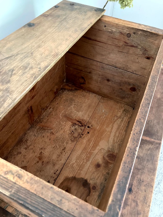味のあるアンティーク木箱　(古家具)