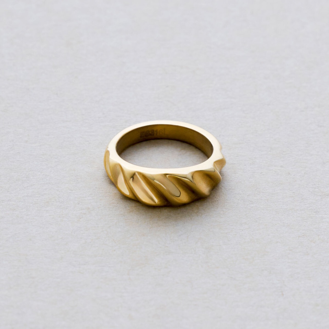 DRAPE RING