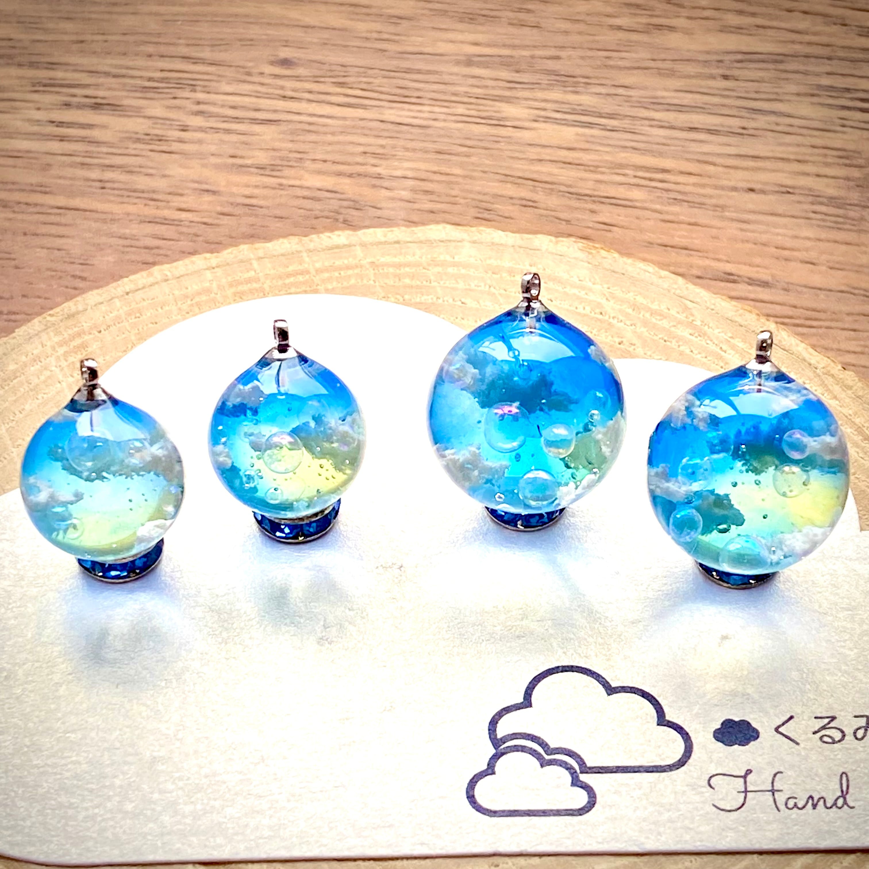 レジンピアス イヤリング 青空とシャボン玉 まん丸 12mmb | Pay ID