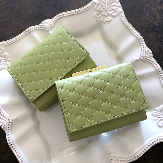 抹茶色のキルティングケーキ・三折財布
