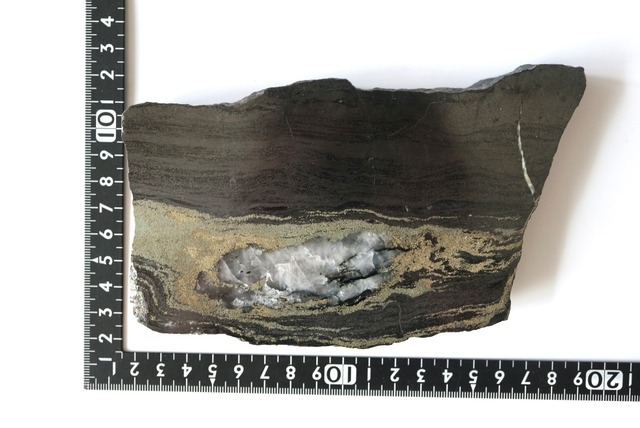 愛媛県産パイライト/ヘマタイト/マグネタイト  Pyrite/Hematite/Magnetite 1292