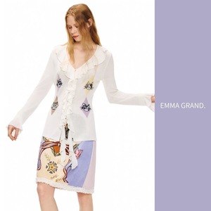 ひし形に遊ぶ猫たちのフリルリボンニットカーディガン E00647