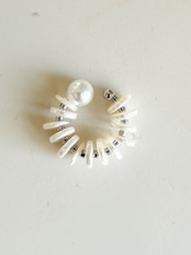 感動イヤーカフ/ シェルパール (petal)