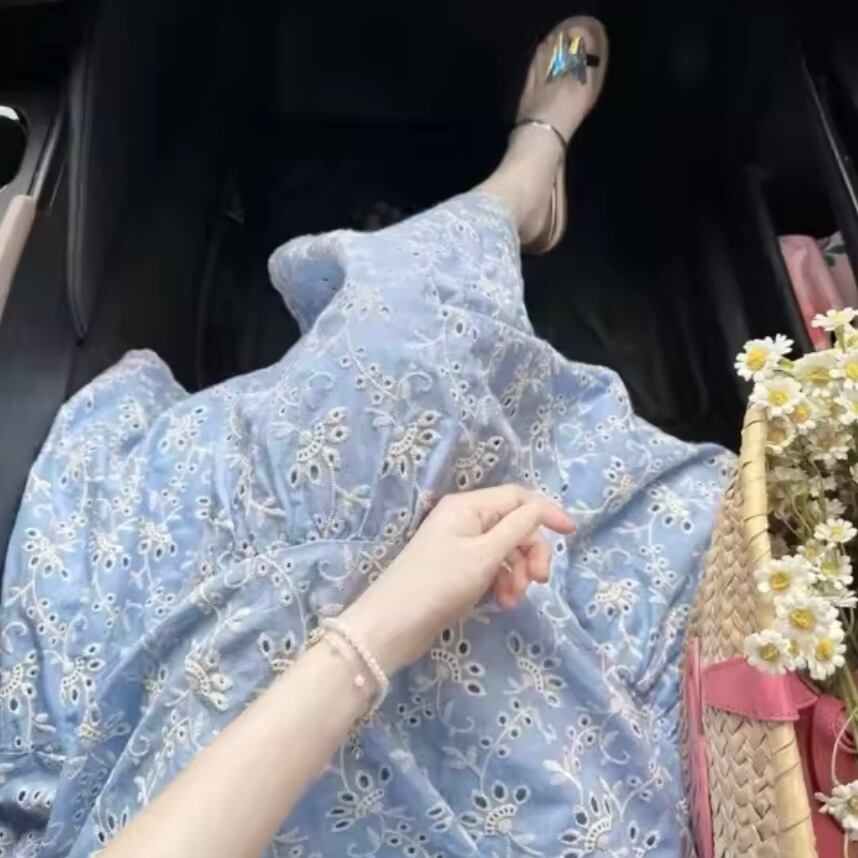 ロマンティックアイレットワンピース