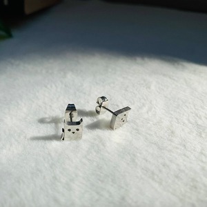 キャットピアスB