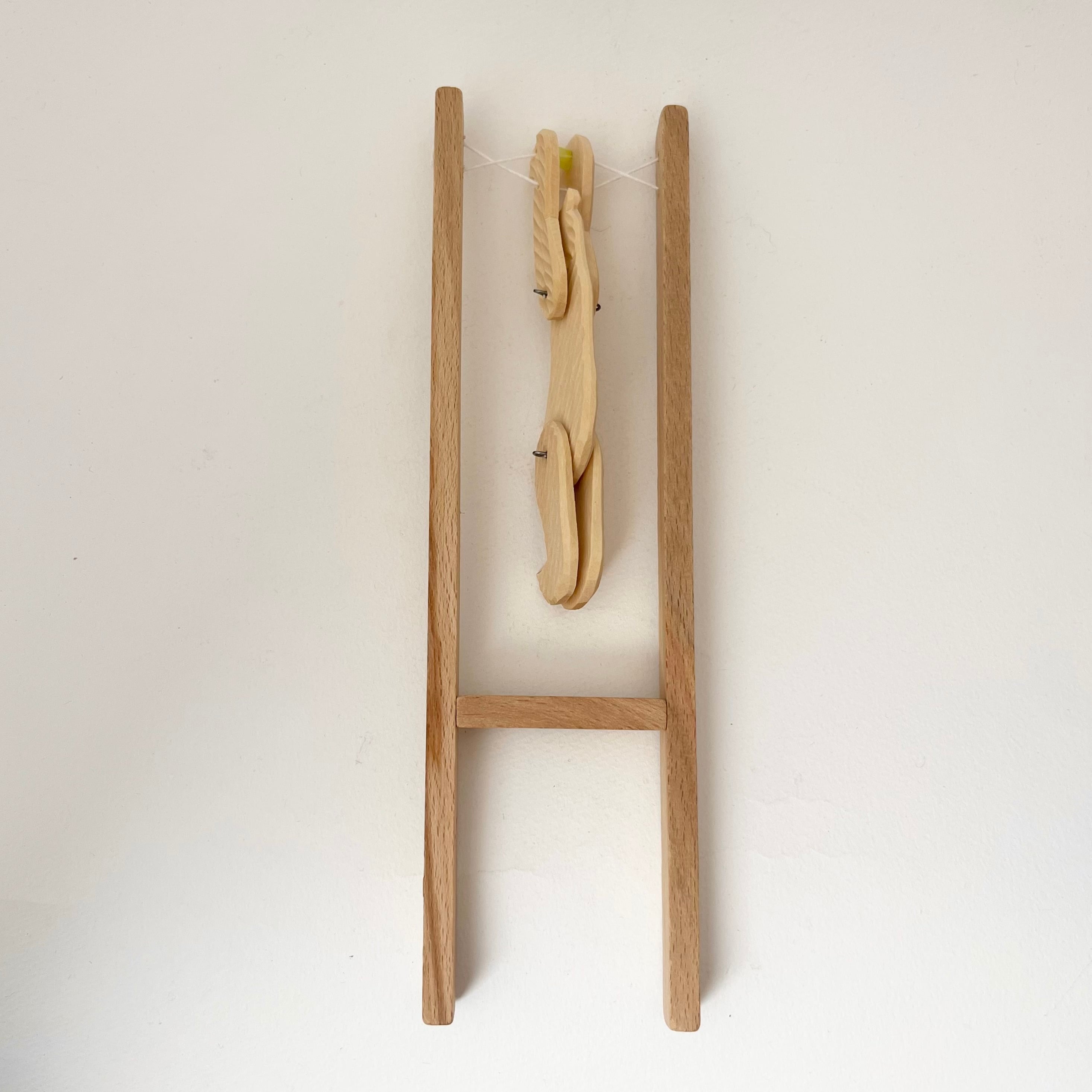 ボゴロツコエ木地玩具「クマの鉄棒体操」 | KOKESHKA