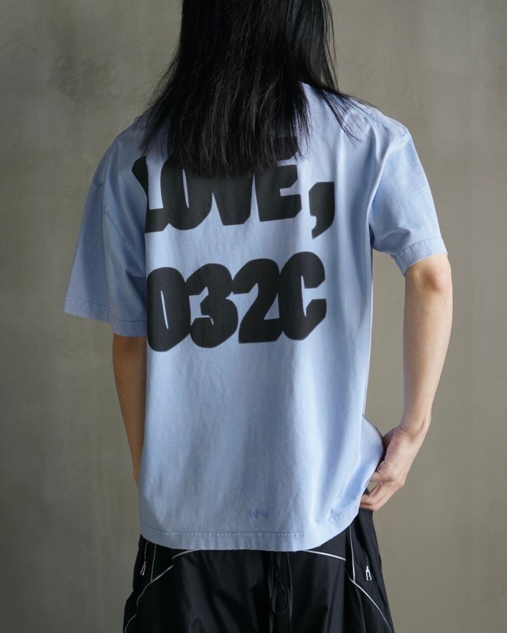 032c 【"032c LOVES" T-SHIRT FADED LIGHT BLUE】