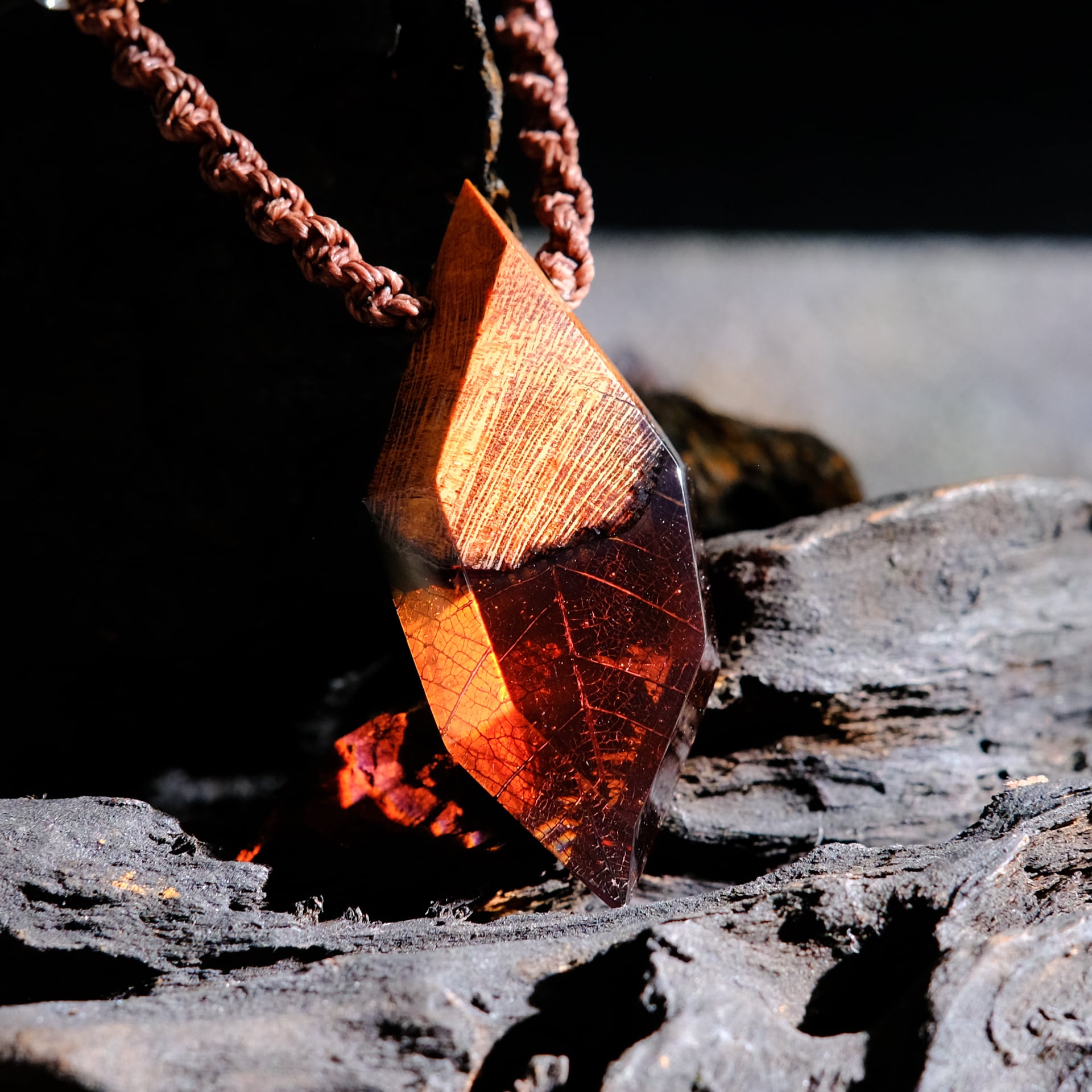 聖夜の葉脈石/Holy Night's Leaf Vein Stone -【ペンダント/Pendant