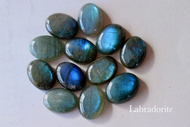 【練習用に最適サイズ】ラブラドライトルース　お任せ一粒