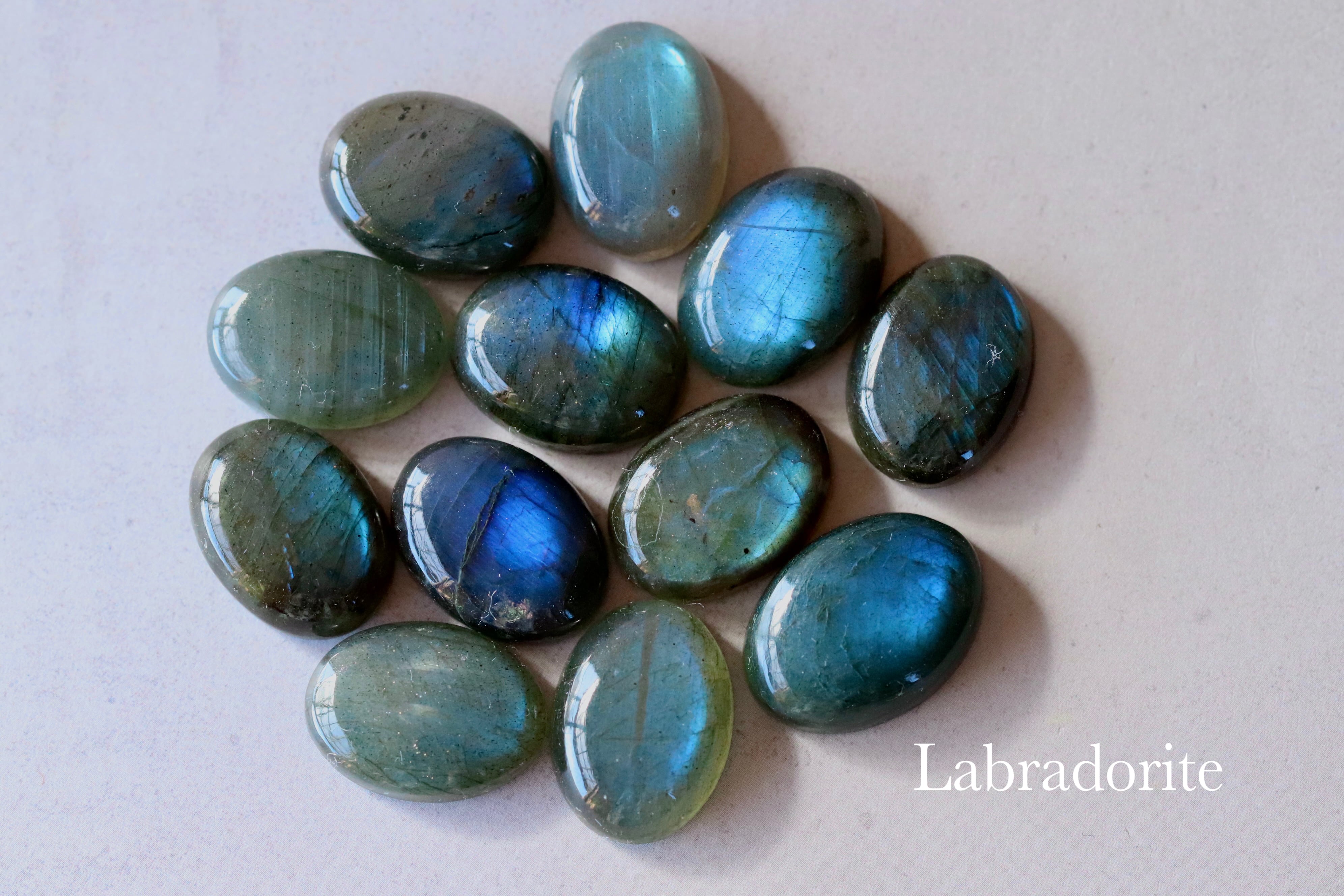 【練習用に最適サイズ】ラブラドライトルース　お任せ一粒