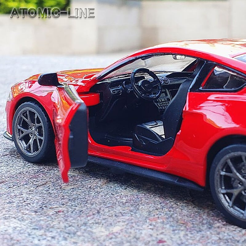 【マスタング】ミニカー　模型 フォード マスタング GT 1/34 ミニカー 全3色 ライト点灯 合金