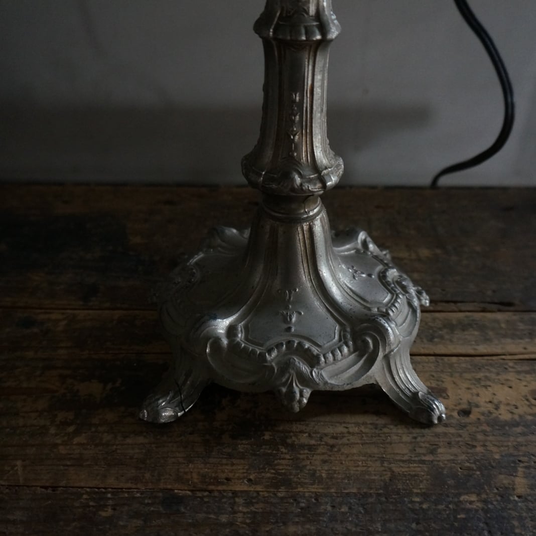 古いフランスのテーブルランプ