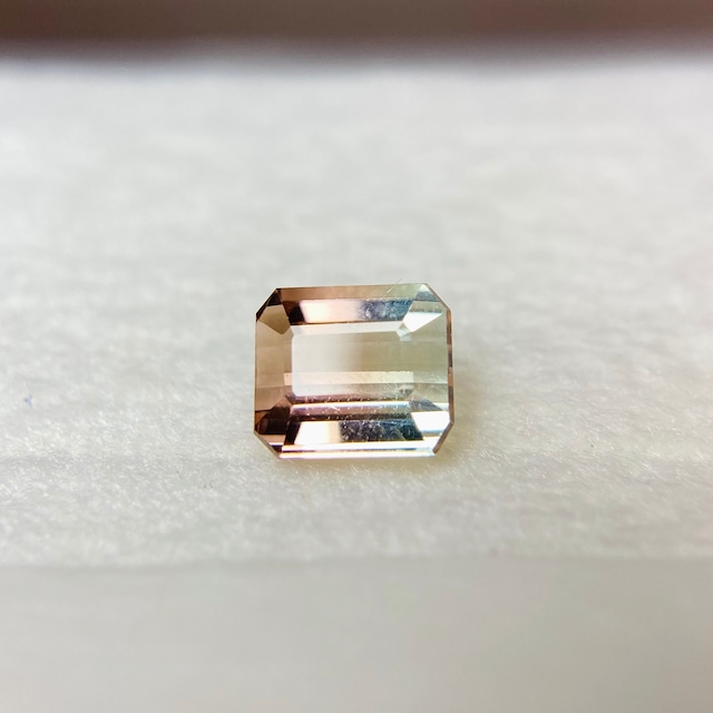 淡いカラー　バイカラートルマリン No.5　約0.9ct