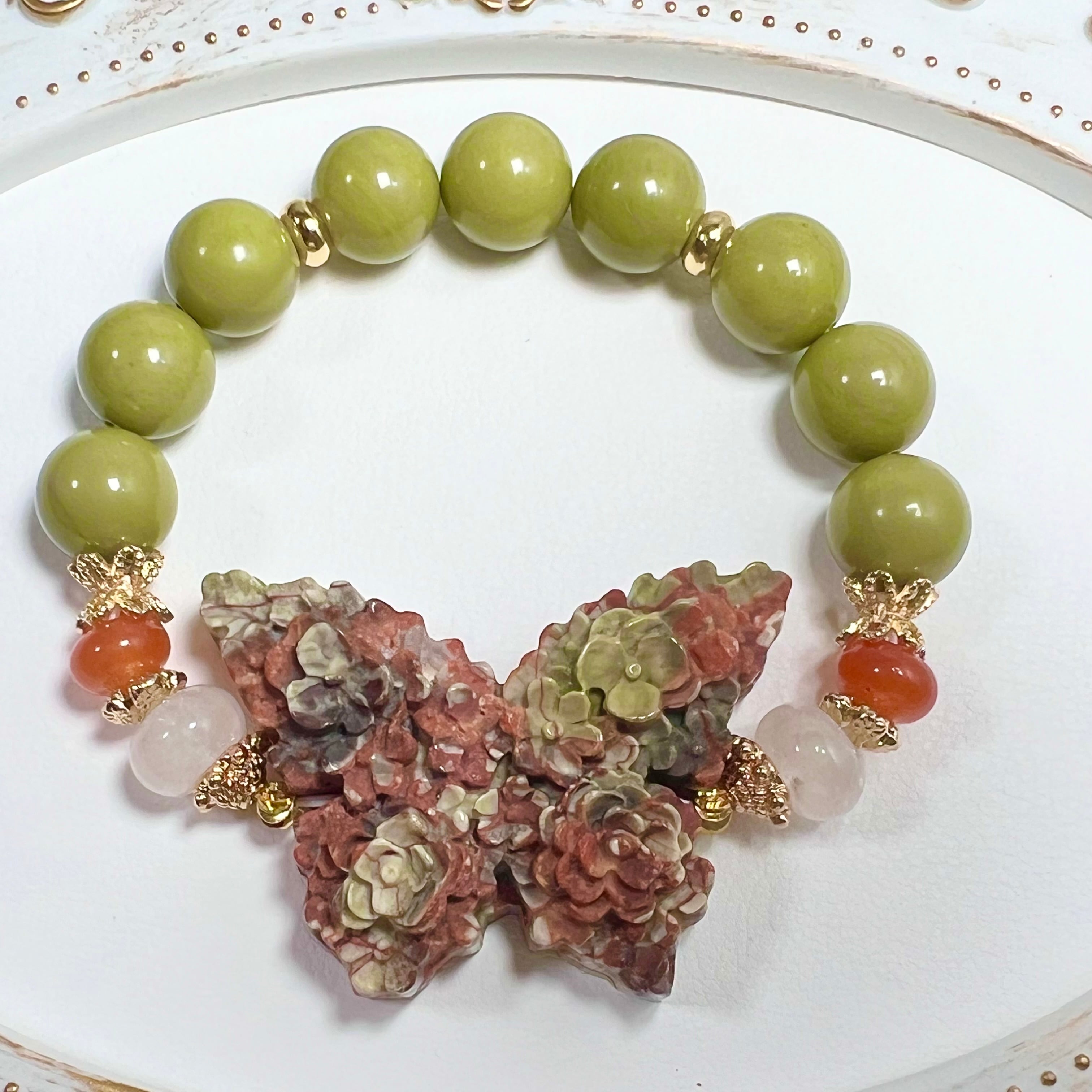 【瑪瑙 バラ彫り 蝶々 デザインブレスレット】❤︎送料無料❤︎天然石 パワーストーン