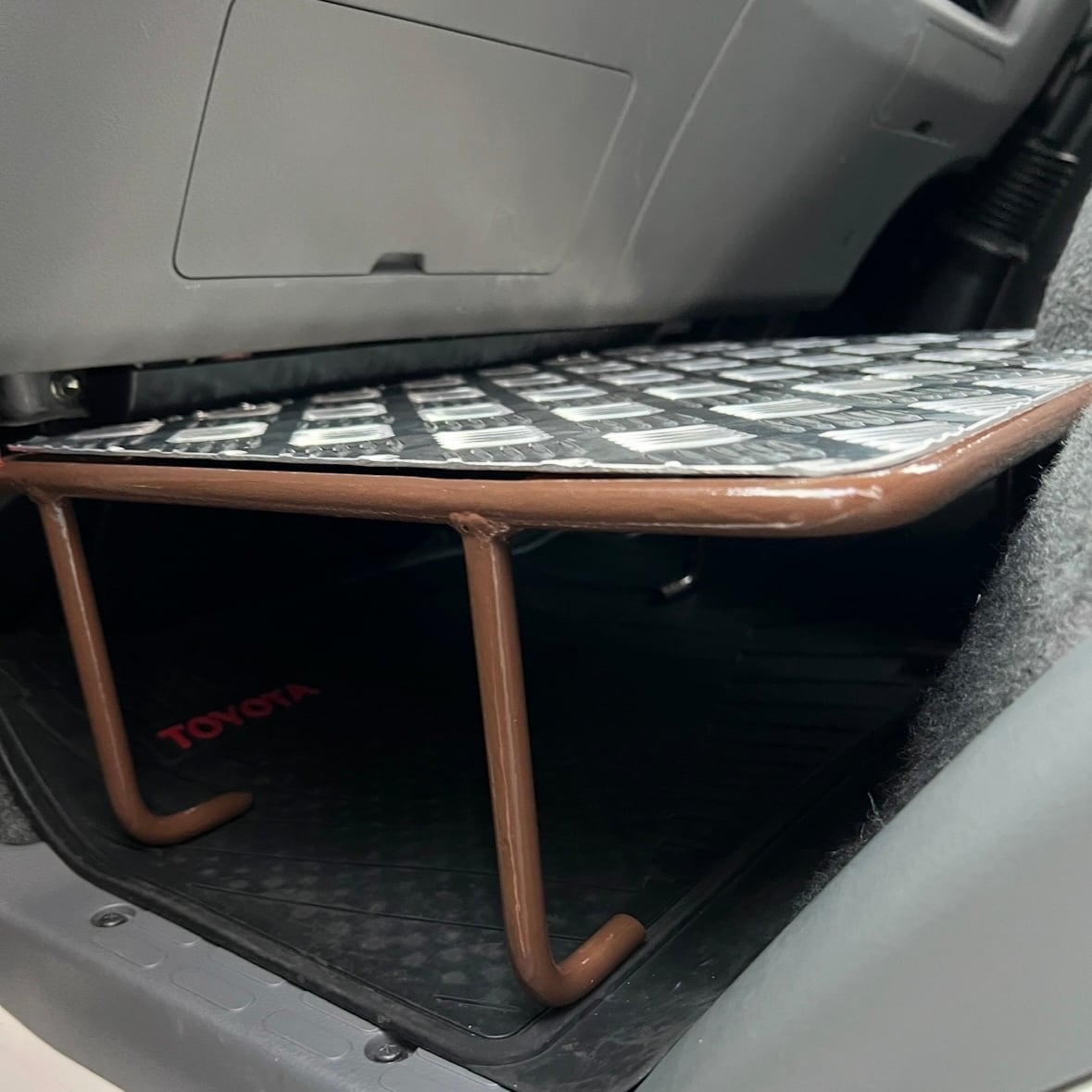 新型カムロード専用踏み台 | campingcar rental kyoto