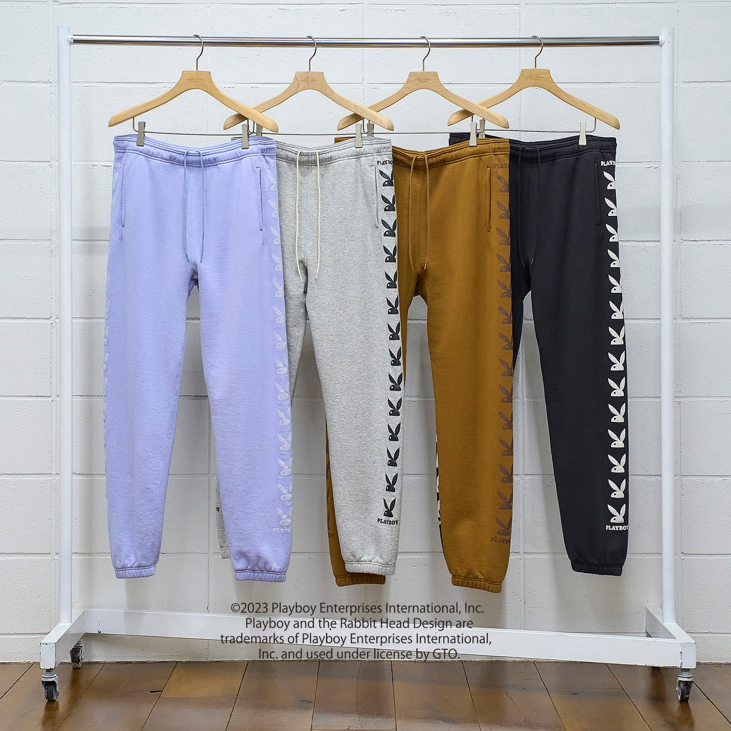 UNUSED UW1110-W PLAYBOY print sweat pants