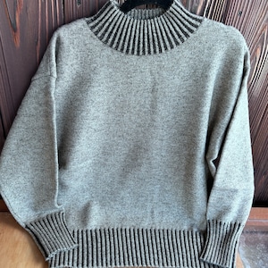 ふんわりハイネックニット