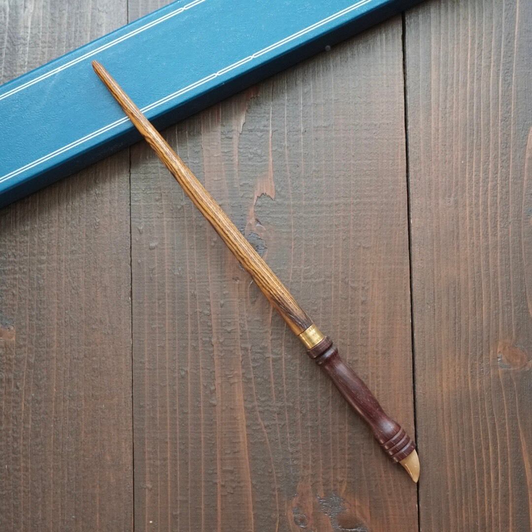 Quince wood Wand | Original Wizarding Wand Shop
