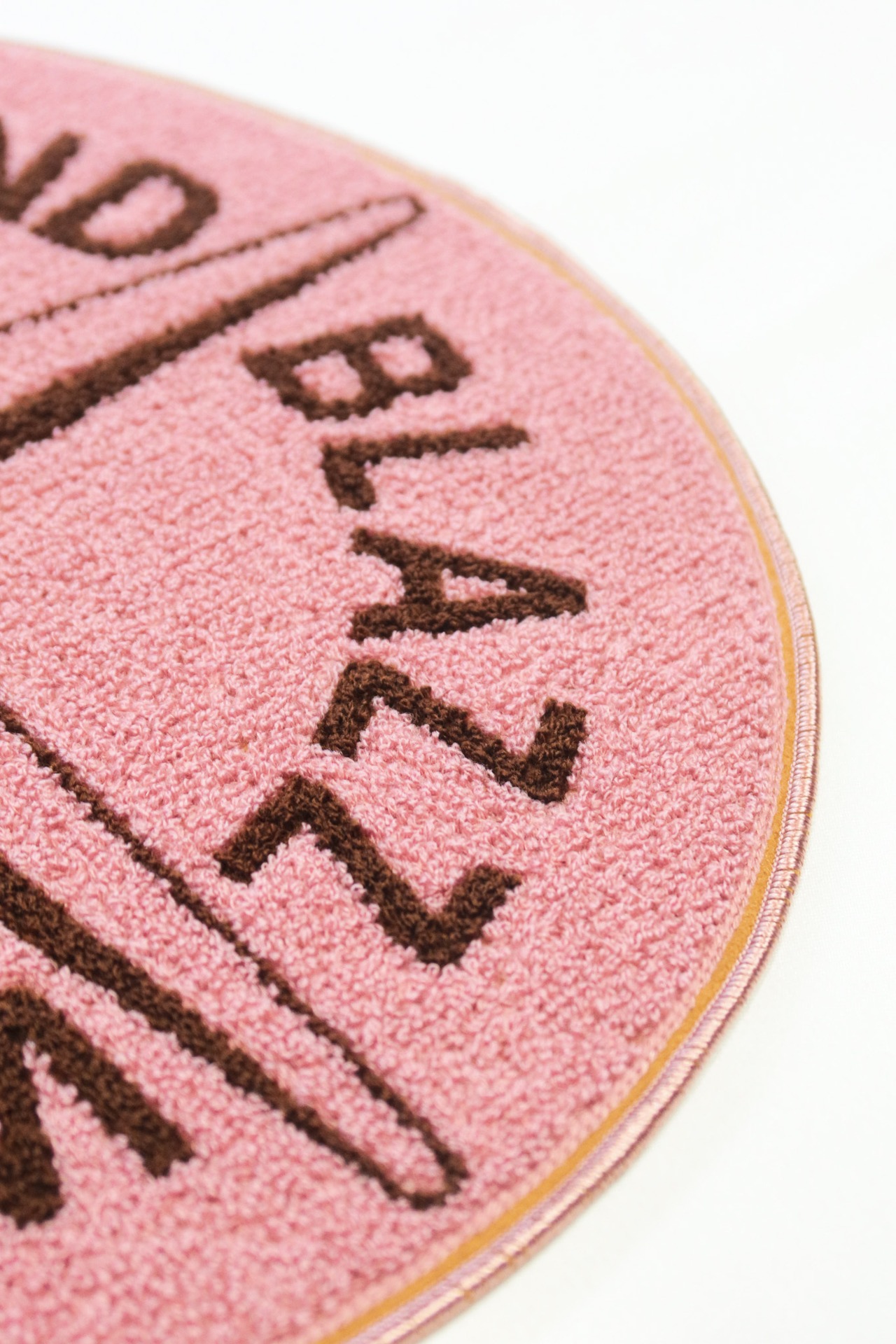 SMOKE ISLAND INTERIOR MAT [PINKxBROWN]