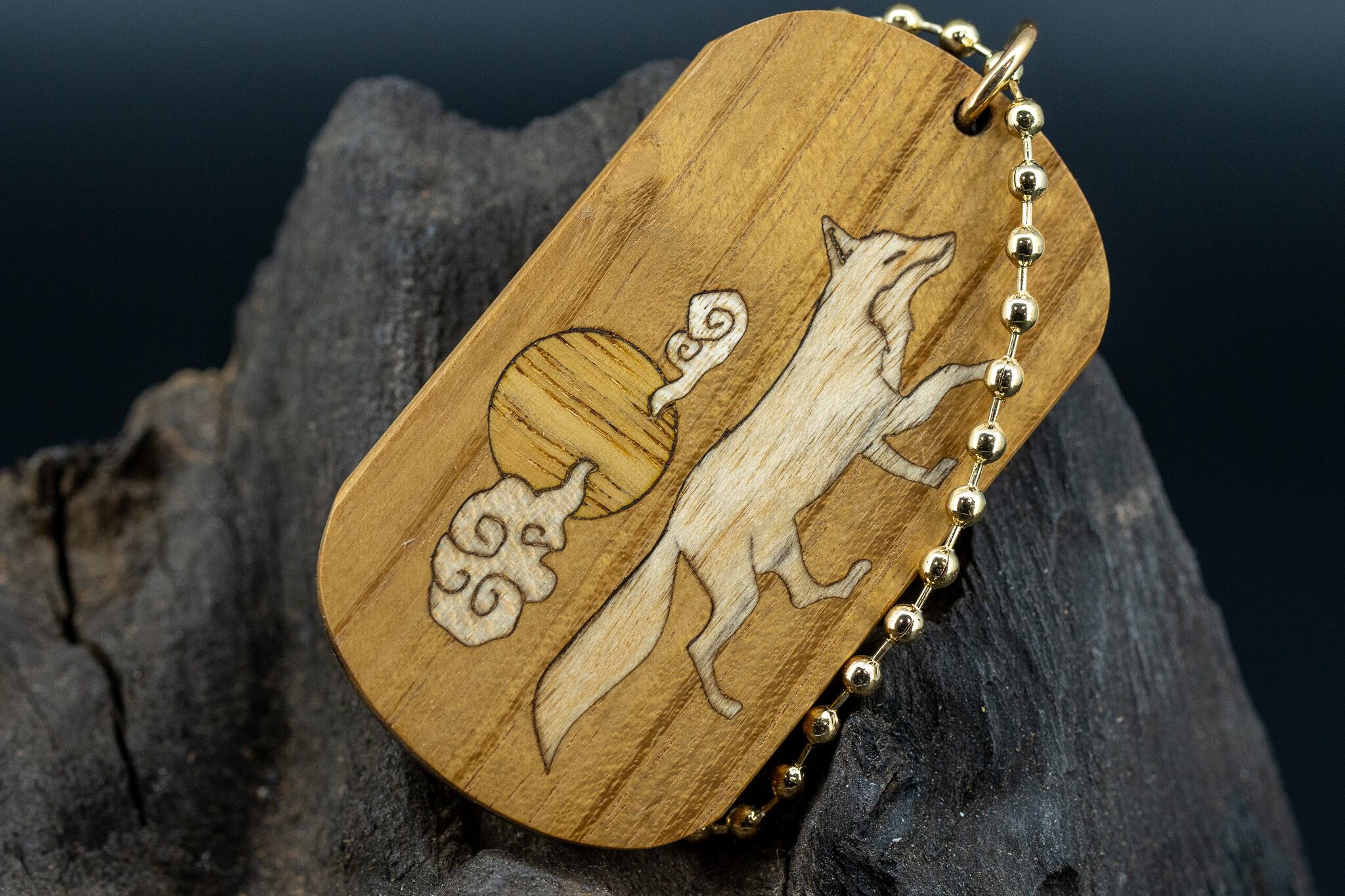 ※【黄金の木】御蔵島 金桑 ドッグタグ 象嵌 十五夜きつね