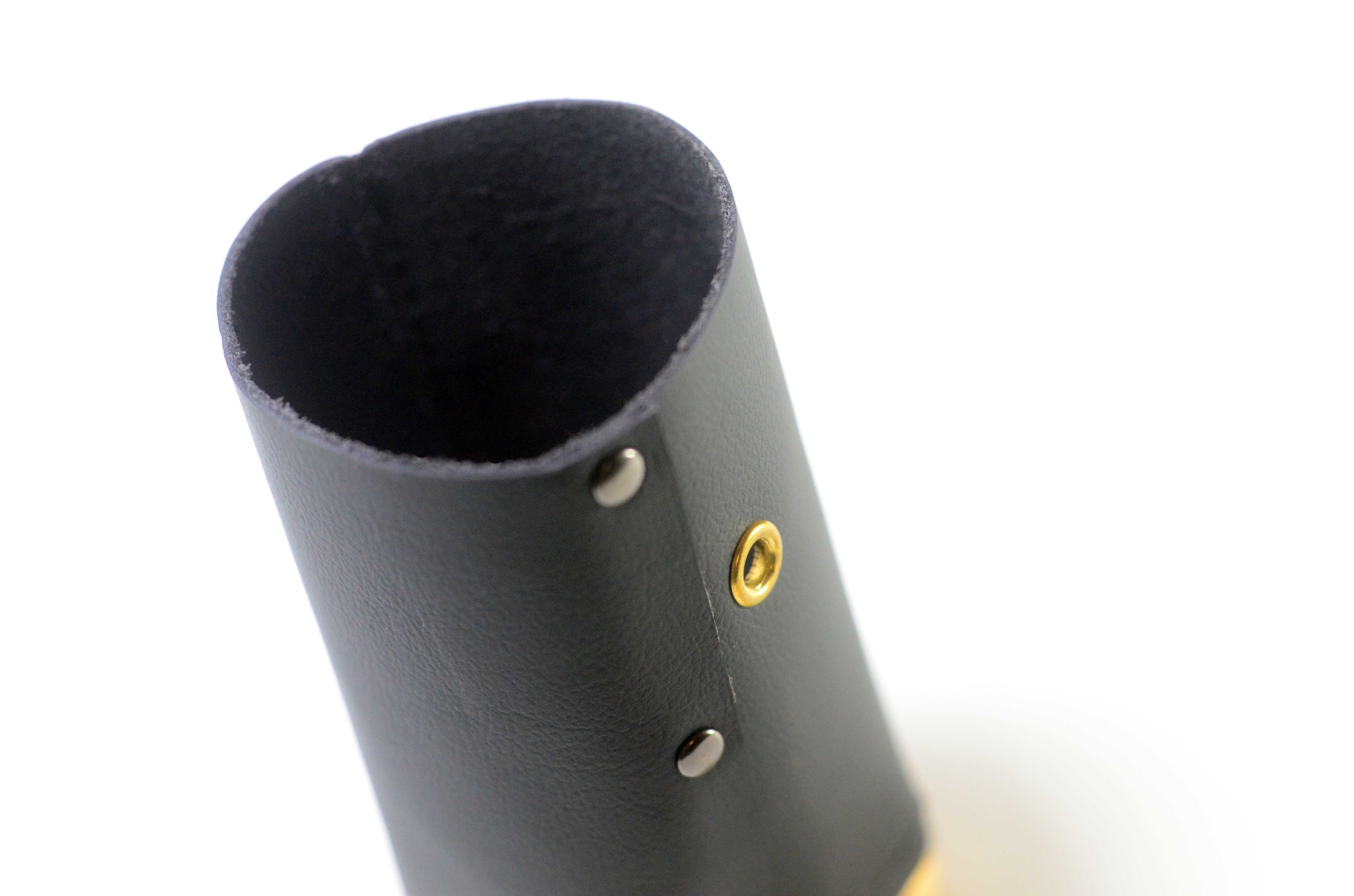 レザーペンスタンド LW】アップサイクルレザー×小径木 | Re-S