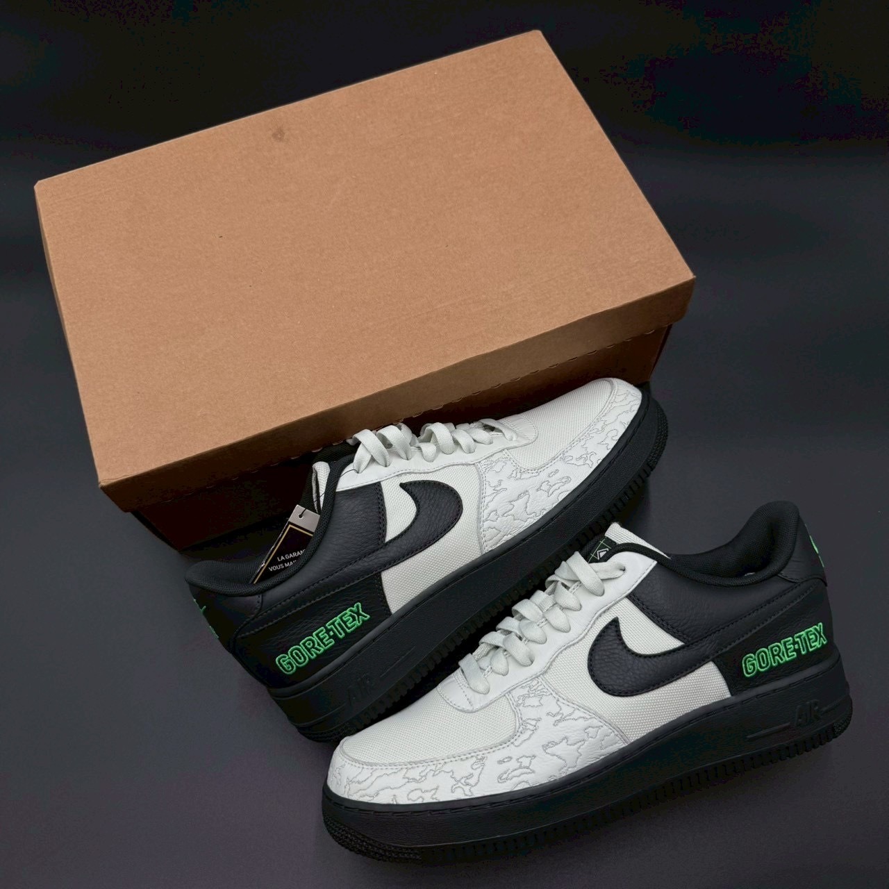 NIKE AIR FORCE 1 LOW GORE-TEX UNRELEASED SALESMANS SAMPLE EMERALD GREEN/WHITE BLACK