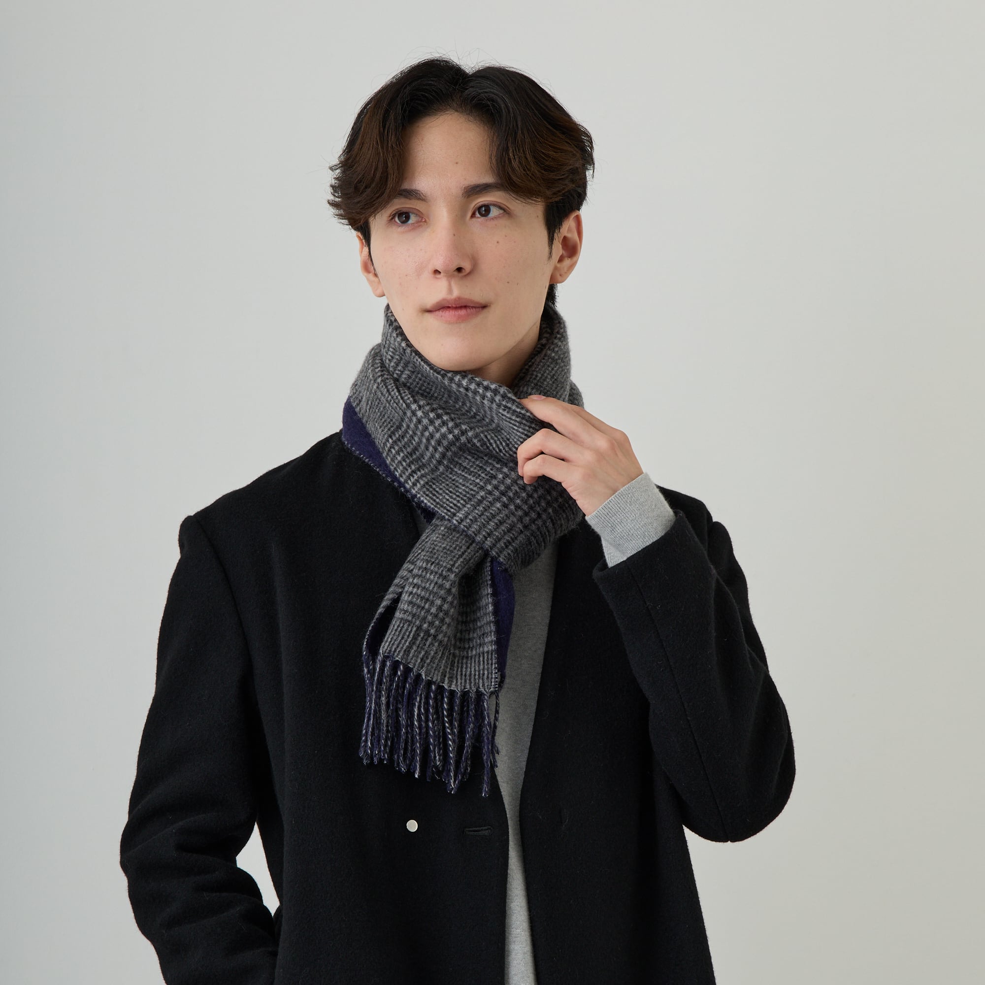 Elensia】カシミヤブレンドチェックマフラー <チャコール ネイビー