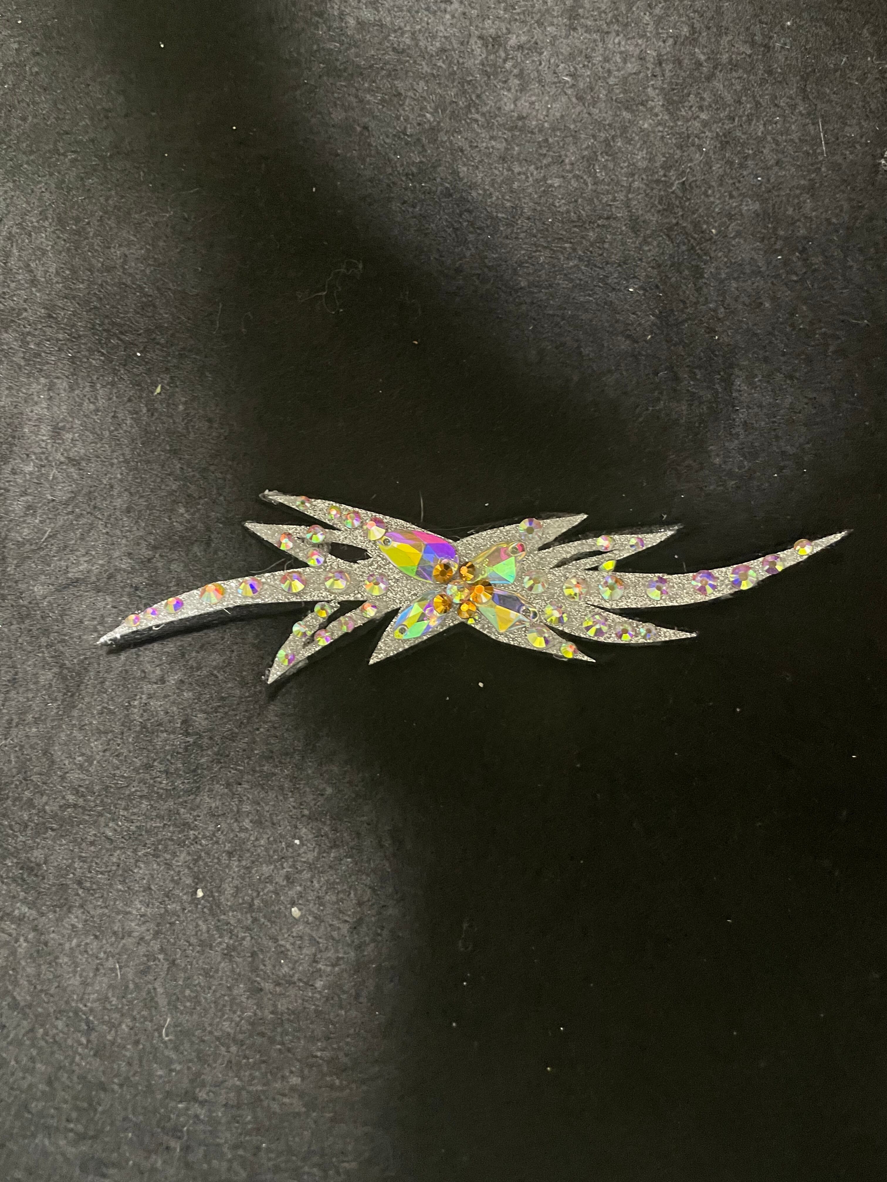 Trovelore 刺繍ブローチFLYING SWALLOW (TRB012) | PAY ID