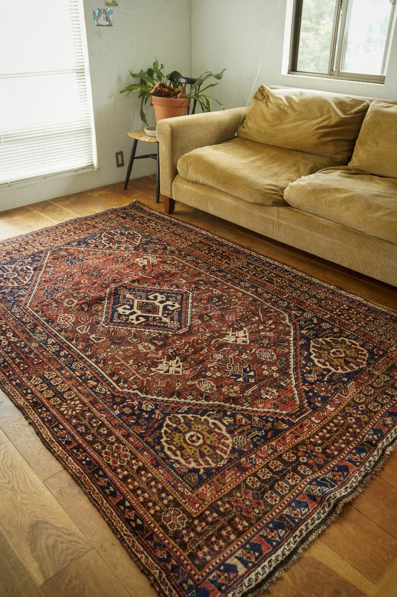 2146-Semi Antique Khamse rug | 手織りのヴィンテージラグ専門店
