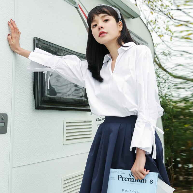 袖コンシャススキッパーブラウス