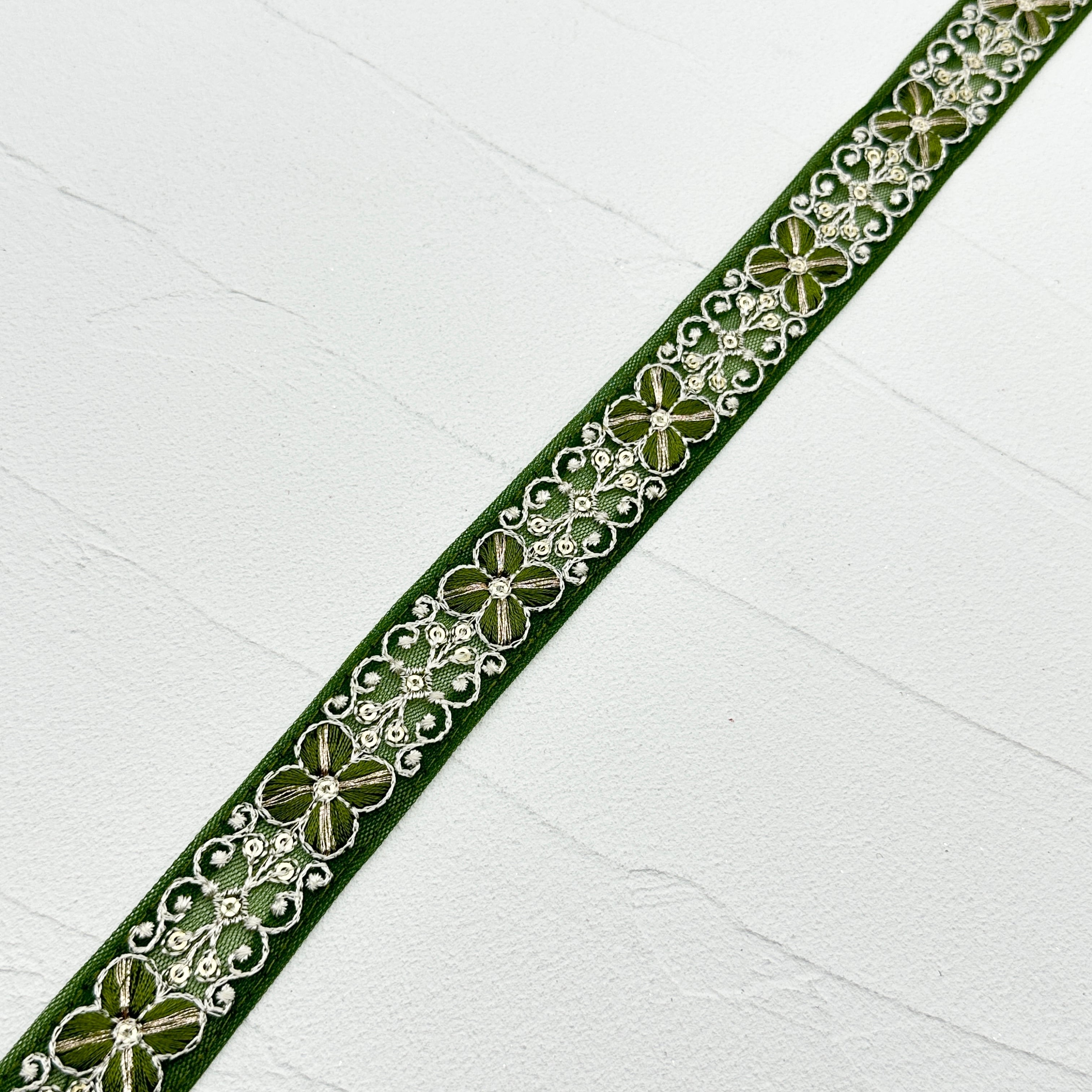 クローバー [グリーン］インド刺繍リボン 1098 | インド刺繍リボン専門