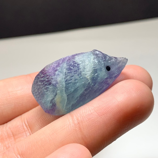 4.可愛い色合い☆フローライト ハリネズミ