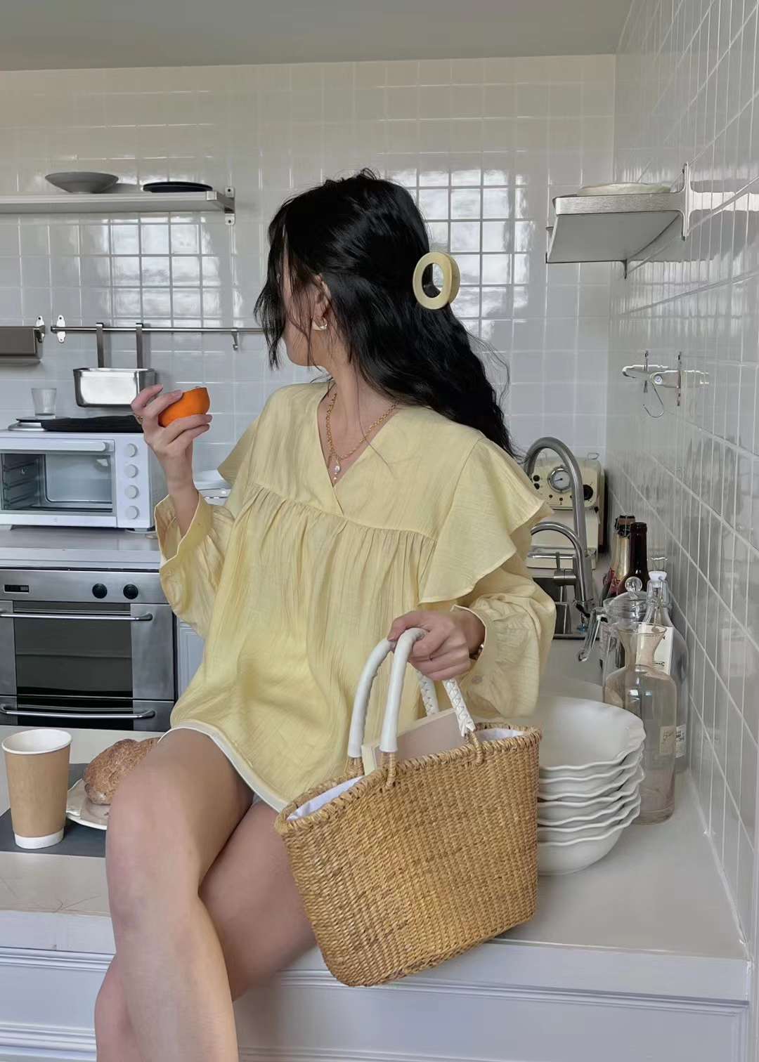 フリルVネックブラウス　AJ2085-2307