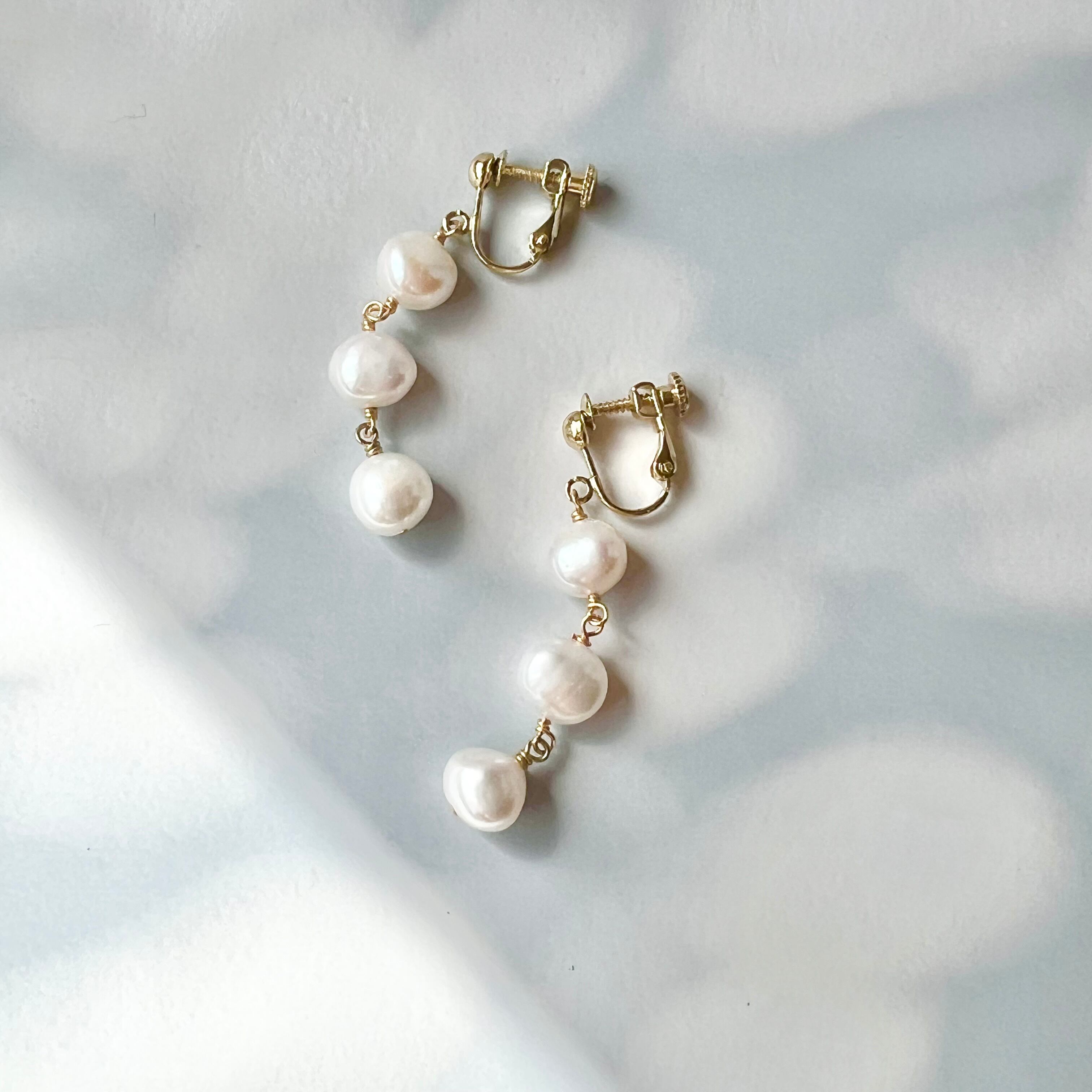 映画着用// 淡水パール3粒ピアス ・イヤリング | Handmade Accessory MU