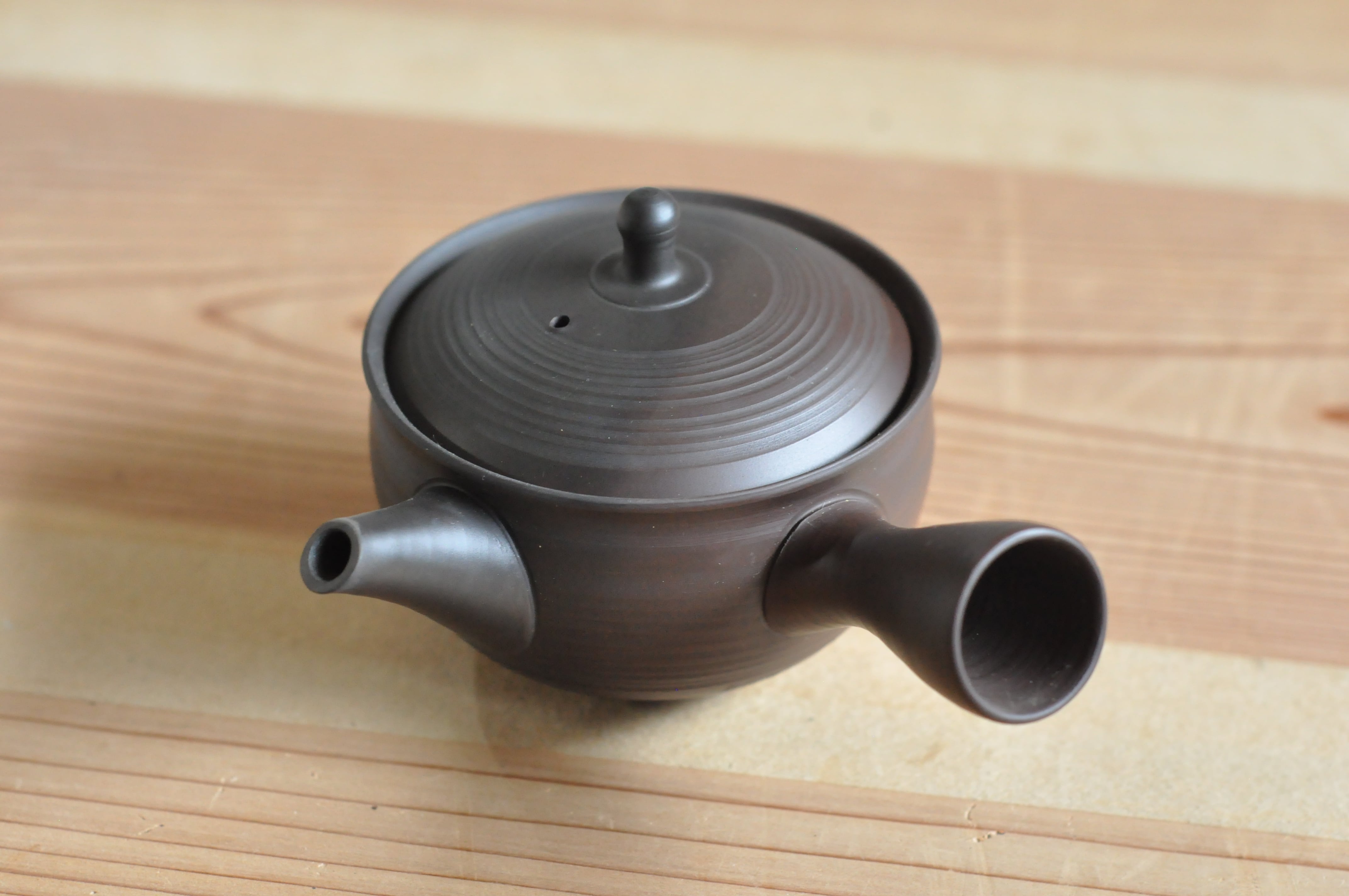 生活の常滑急須 広口朱泥 / 梅原二郎 作 | 岡村商店 / 生産者から直