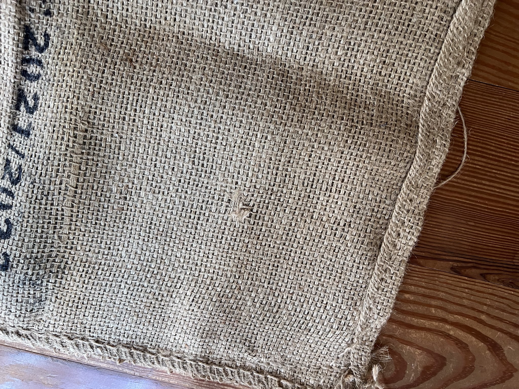 コーヒー豆の大きな古い麻袋（B） ヴィンテージ　