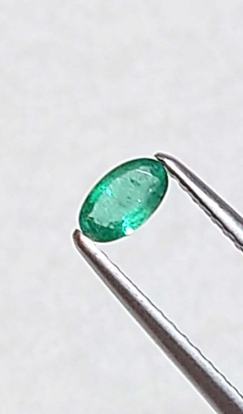 レア！ 美品！ エメラルド原石 0.79ct 六角柱 ルース (LA-3020)-