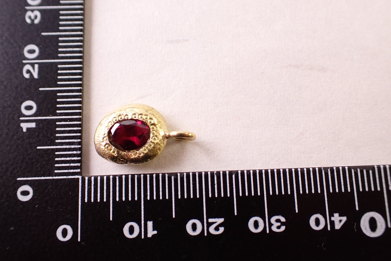 ガーネットペンダントトップ ブラス(真鍮) [D11‐101]