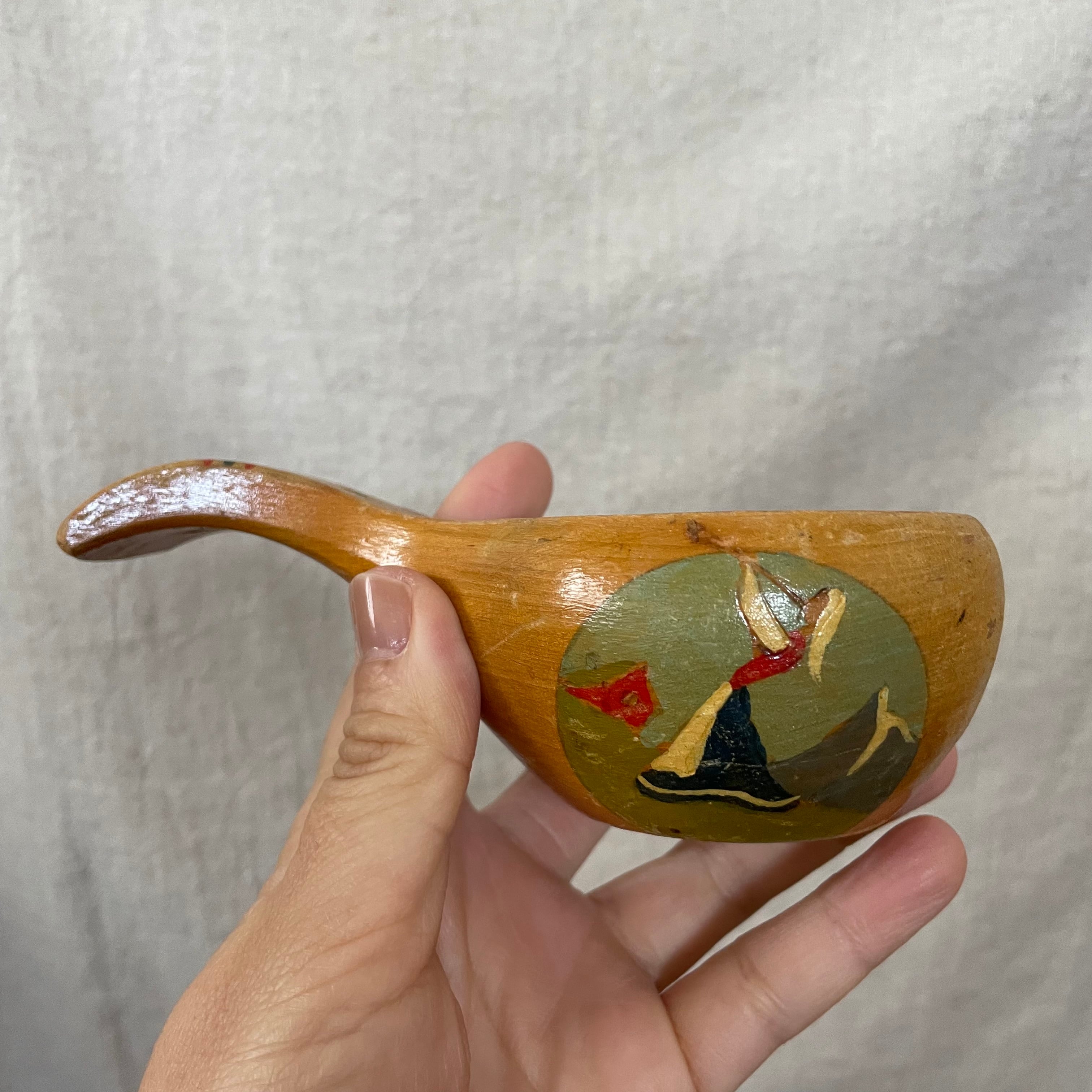 絵の描かれたククサのようなもの | tsuitachi craft&brocante