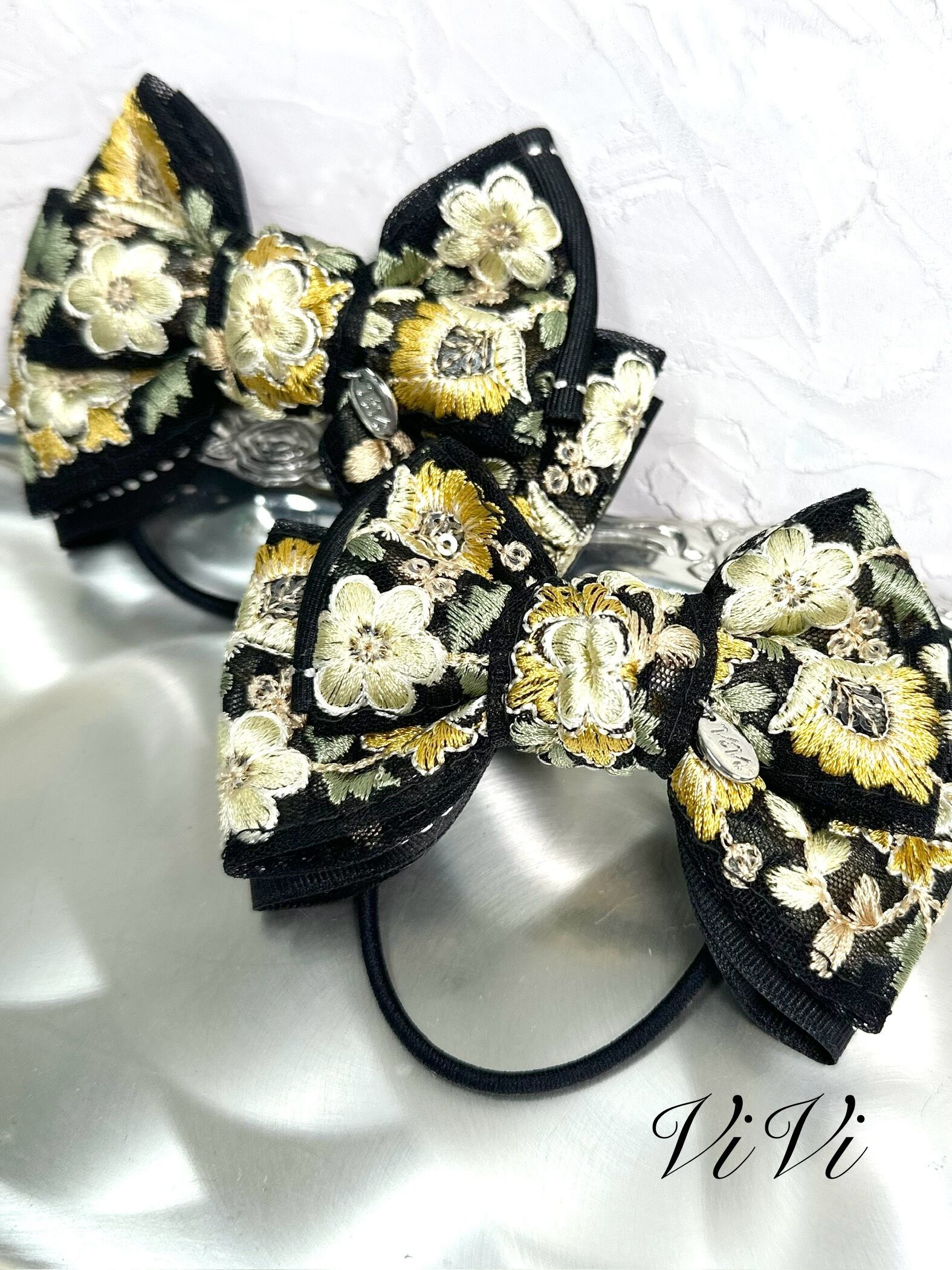 no.59 ハンドメイド　デニム刺繍リボンとフリフリフリンジのヘアアクセサリー no.59 ハンドメイド デニム刺繍リボンとフリフリフリンジのヘア