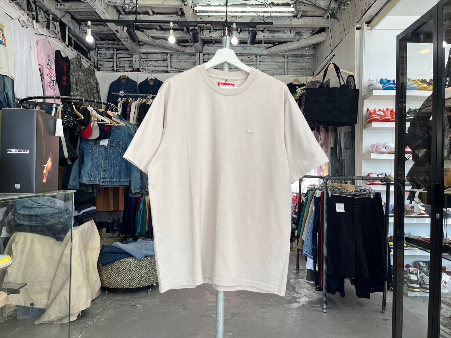 Supreme SMALL BOX TEE STONE MEDIUM 57507 | BRAND BUYERS OSAKA