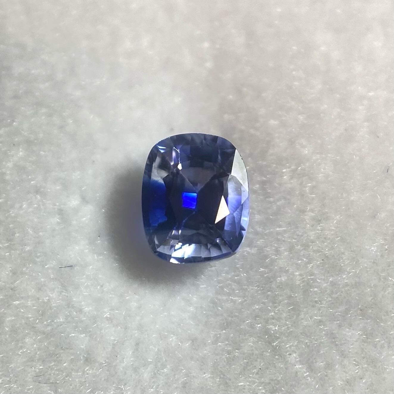 凛とした　サファイア