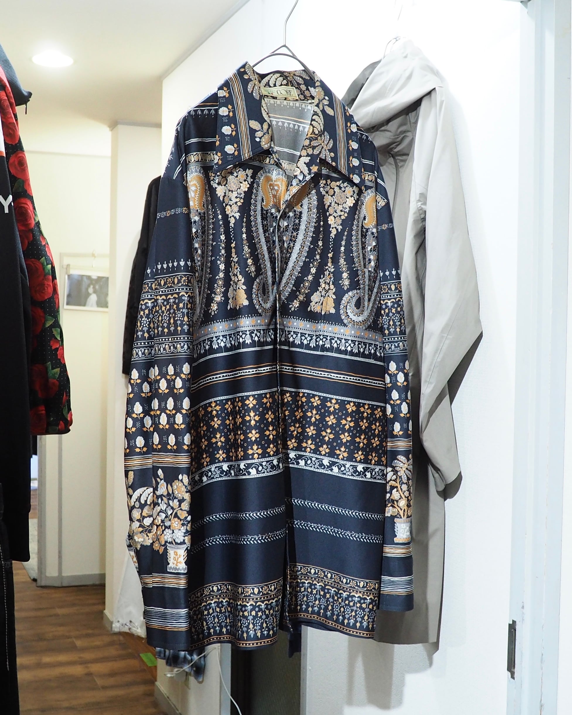 1970 - 80s Beautiful Flower × Paisley Pattern vintage Open collar shirt