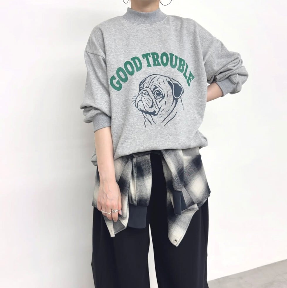 フロッキーパグモックネックプルオーバー