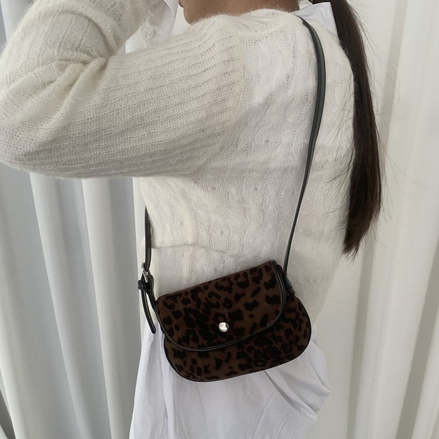 leopard pochette　j-0224